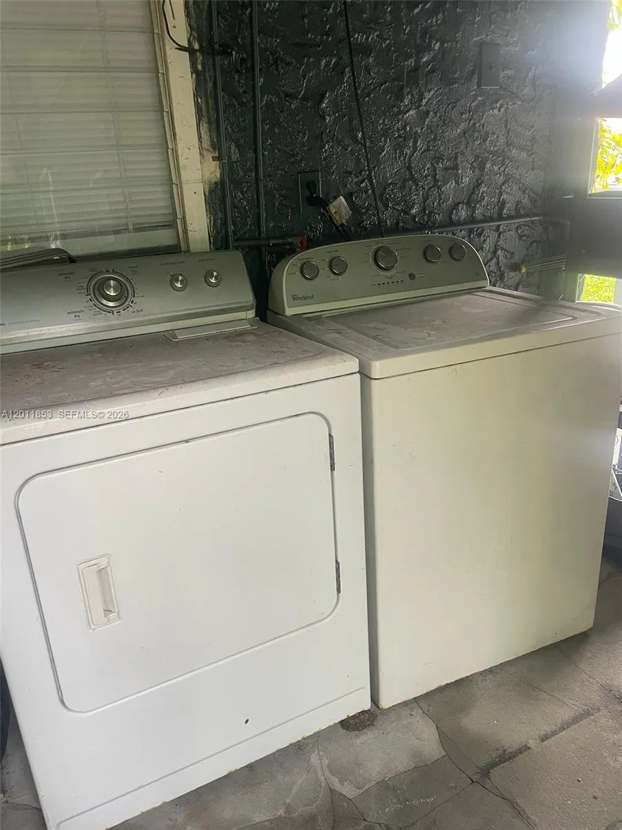 1041 Ne 35th St, Oakland Park, Florida 33334, Oakland Park, Florida 33334, ,Residential Income,For Sale,1041 Ne 35th St, Oakland Park, Florida 33334,A12011853