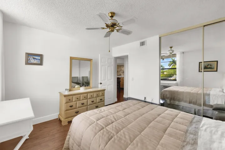 Guest bedroom