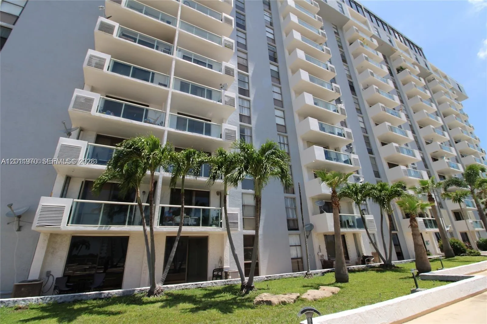 13499 Biscayne Blvd 404, North Miami, Florida 3318, North Miami, Florida 33181, 1 Bedroom Bedrooms, ,1 BathroomBathrooms,Residential,For Sale,13499 Biscayne Blvd 404, North Miami, Florida 3318,A12011970