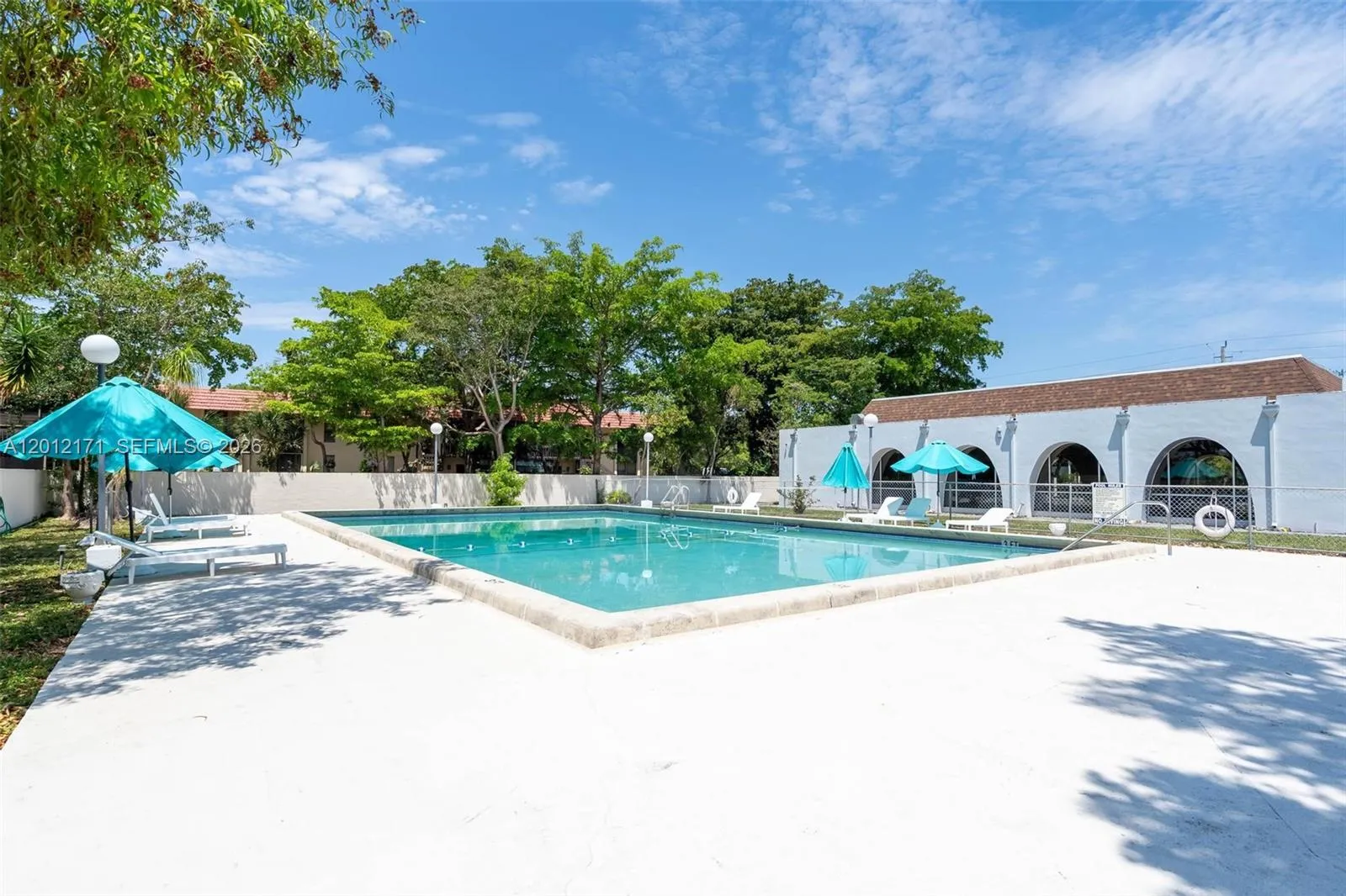 950 Ne 199th St 2h, Miami, Florida 33179, Miami, Florida 33179, 2 Bedrooms Bedrooms, ,2 BathroomsBathrooms,Residential,For Sale,950 Ne 199th St 2h, Miami, Florida 33179,A12012171