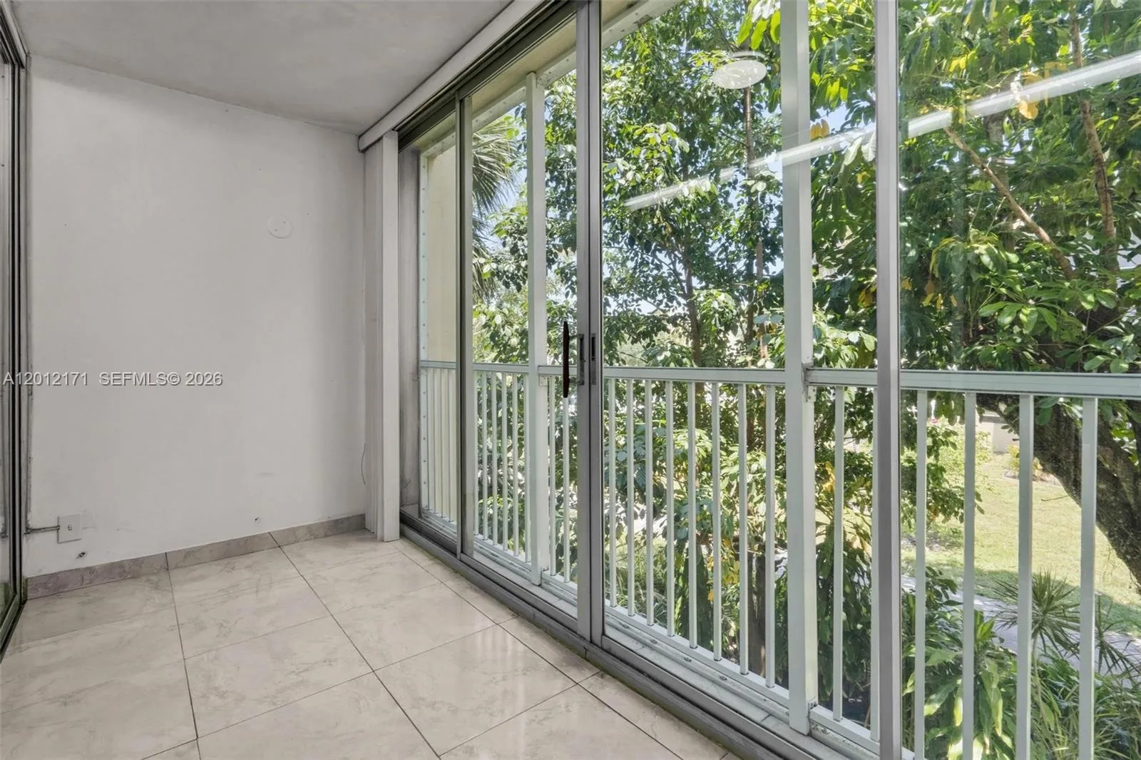 950 Ne 199th St 2h, Miami, Florida 33179, Miami, Florida 33179, 2 Bedrooms Bedrooms, ,2 BathroomsBathrooms,Residential,For Sale,950 Ne 199th St 2h, Miami, Florida 33179,A12012171