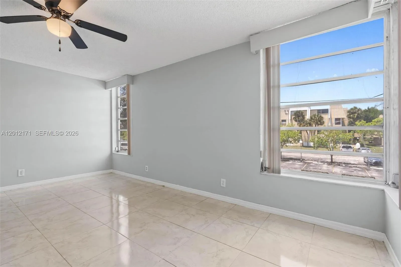 950 Ne 199th St 2h, Miami, Florida 33179, Miami, Florida 33179, 2 Bedrooms Bedrooms, ,2 BathroomsBathrooms,Residential,For Sale,950 Ne 199th St 2h, Miami, Florida 33179,A12012171