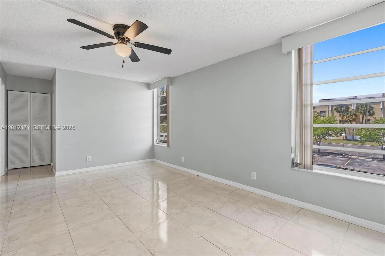 950 Ne 199th St 2h, Miami, Florida 33179, Miami, Florida 33179, 2 Bedrooms Bedrooms, ,2 BathroomsBathrooms,Residential,For Sale,950 Ne 199th St 2h, Miami, Florida 33179,A12012171
