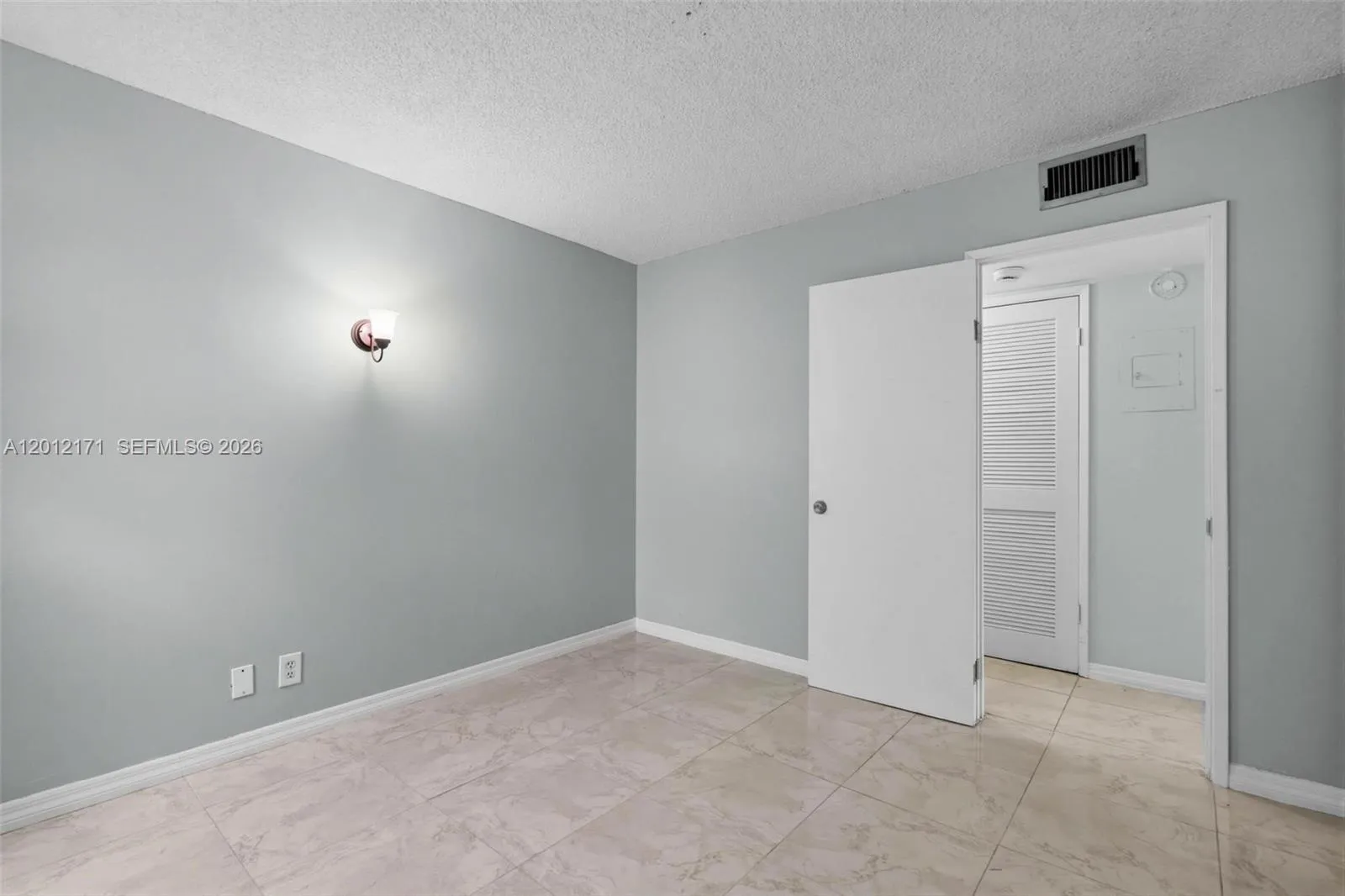 950 Ne 199th St 2h, Miami, Florida 33179, Miami, Florida 33179, 2 Bedrooms Bedrooms, ,2 BathroomsBathrooms,Residential,For Sale,950 Ne 199th St 2h, Miami, Florida 33179,A12012171