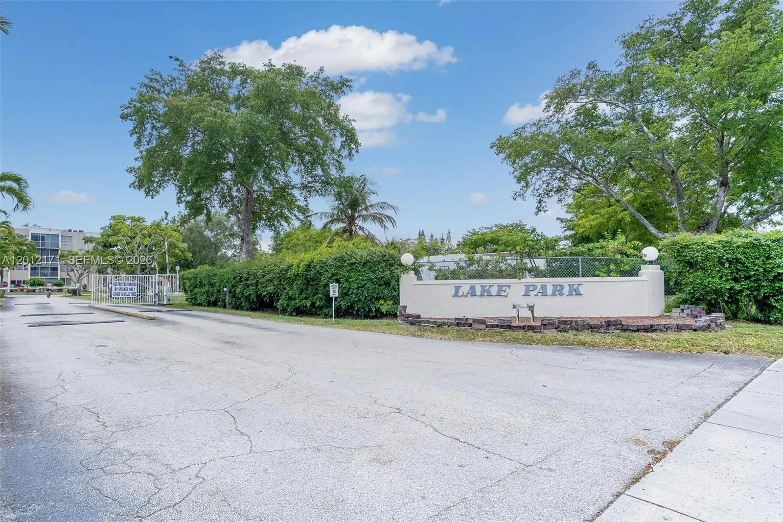 950 Ne 199th St 2h, Miami, Florida 33179, Miami, Florida 33179, 2 Bedrooms Bedrooms, ,2 BathroomsBathrooms,Residential,For Sale,950 Ne 199th St 2h, Miami, Florida 33179,A12012171
