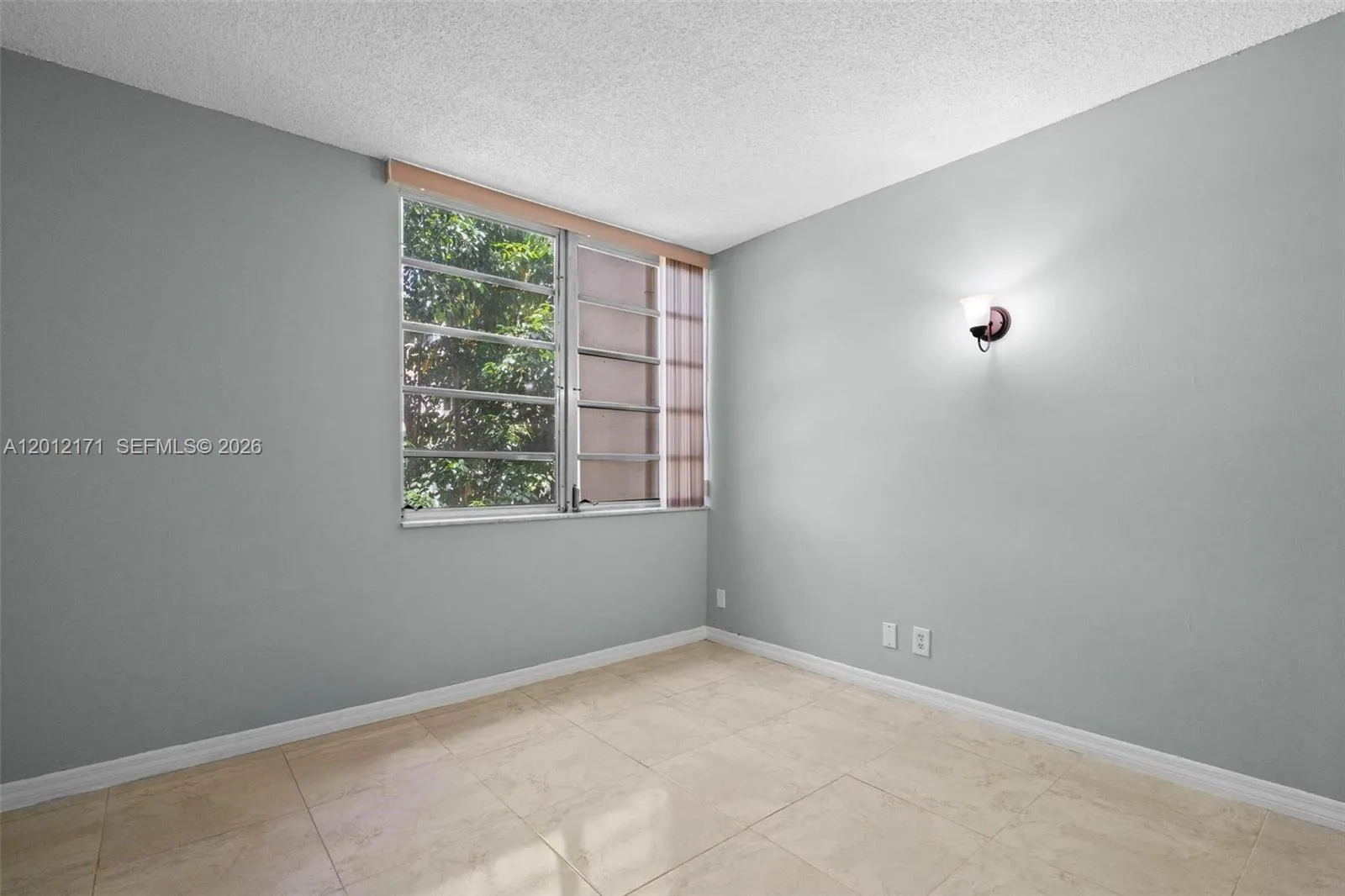 950 Ne 199th St 2h, Miami, Florida 33179, Miami, Florida 33179, 2 Bedrooms Bedrooms, ,2 BathroomsBathrooms,Residential,For Sale,950 Ne 199th St 2h, Miami, Florida 33179,A12012171