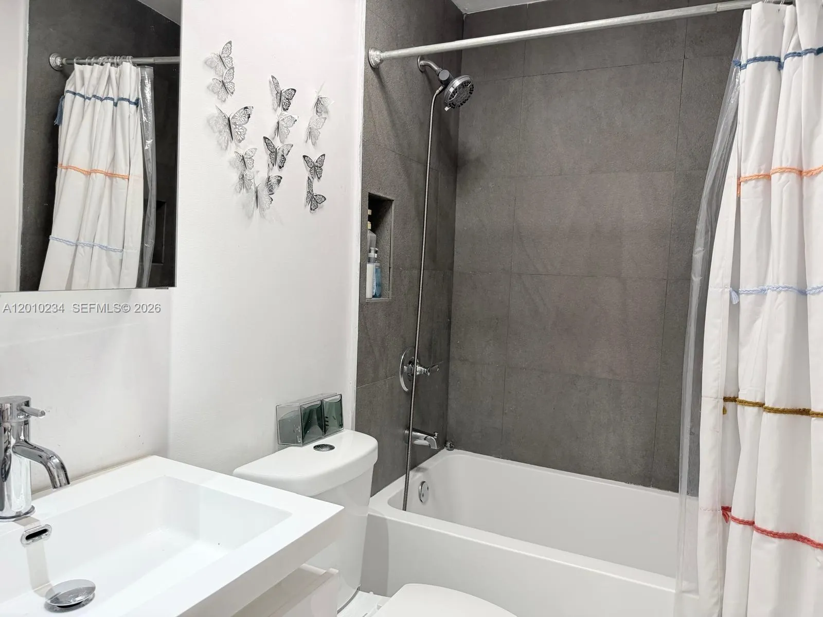 7560 Nw 173rd Ln, Hialeah, Florida 33015, Hialeah, Florida 33015, 3 Bedrooms Bedrooms, ,2 BathroomsBathrooms,Residential,For Sale,7560 Nw 173rd Ln, Hialeah, Florida 33015,A12010234