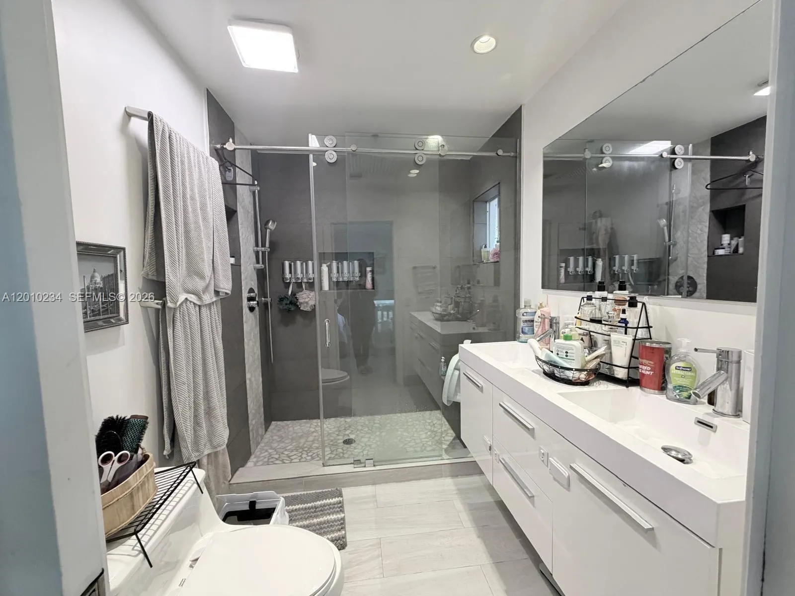 7560 Nw 173rd Ln, Hialeah, Florida 33015, Hialeah, Florida 33015, 3 Bedrooms Bedrooms, ,2 BathroomsBathrooms,Residential,For Sale,7560 Nw 173rd Ln, Hialeah, Florida 33015,A12010234