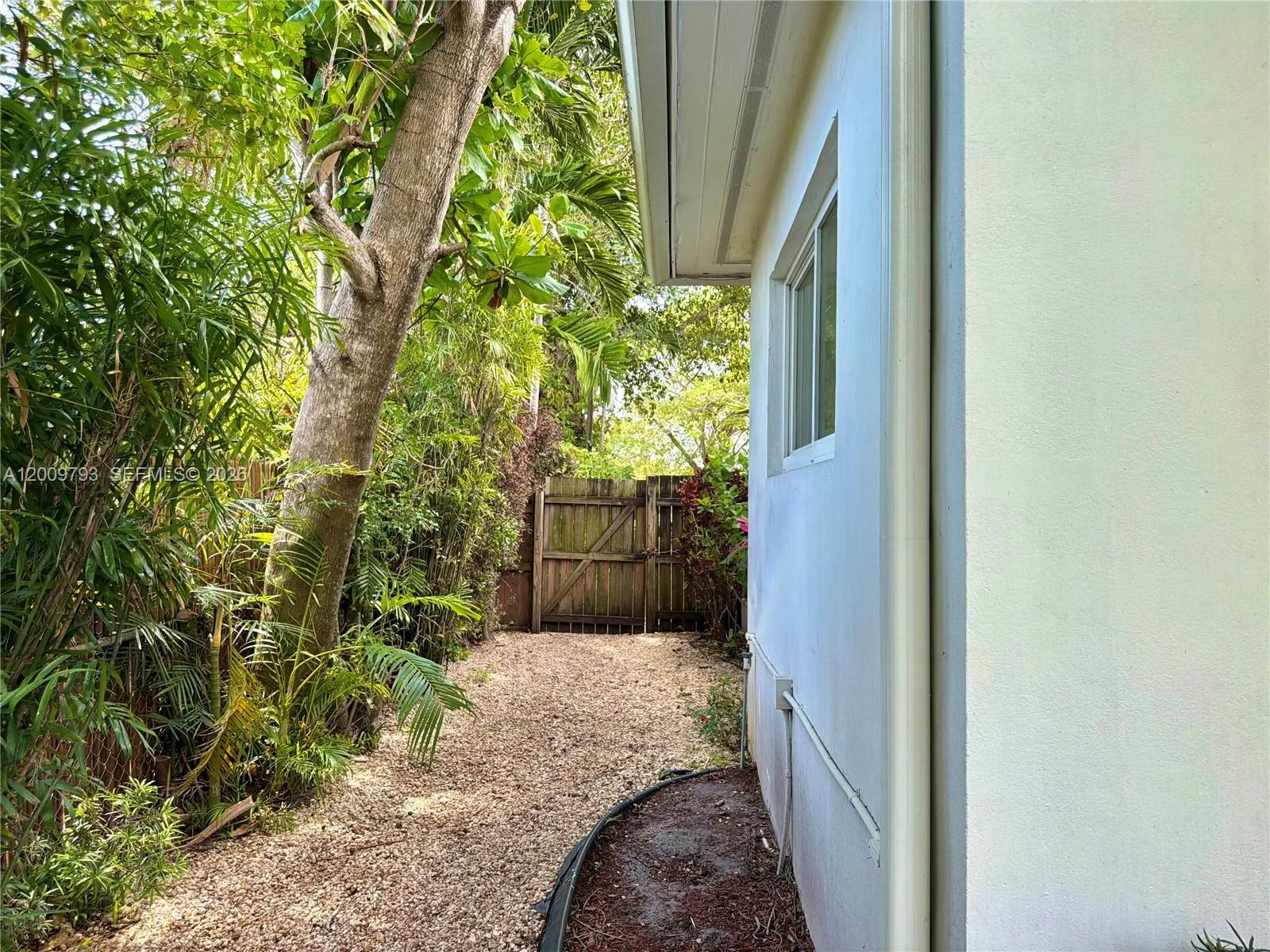 823 Ne 107th St, Biscayne Park, Florida 33161, Biscayne Park, Florida 33161, 2 Bedrooms Bedrooms, ,2 BathroomsBathrooms,Residential,For Sale,823 Ne 107th St, Biscayne Park, Florida 33161,A12009793