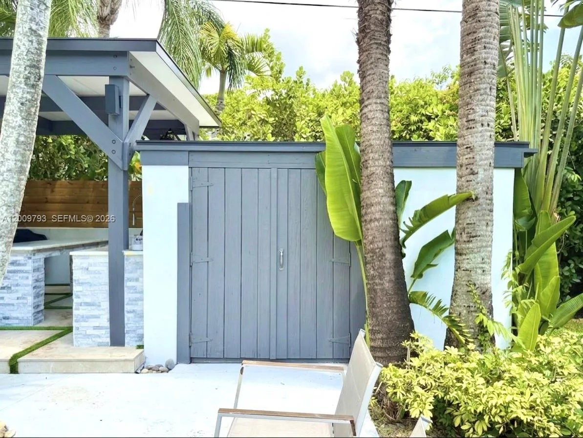 823 Ne 107th St, Biscayne Park, Florida 33161, Biscayne Park, Florida 33161, 2 Bedrooms Bedrooms, ,2 BathroomsBathrooms,Residential,For Sale,823 Ne 107th St, Biscayne Park, Florida 33161,A12009793