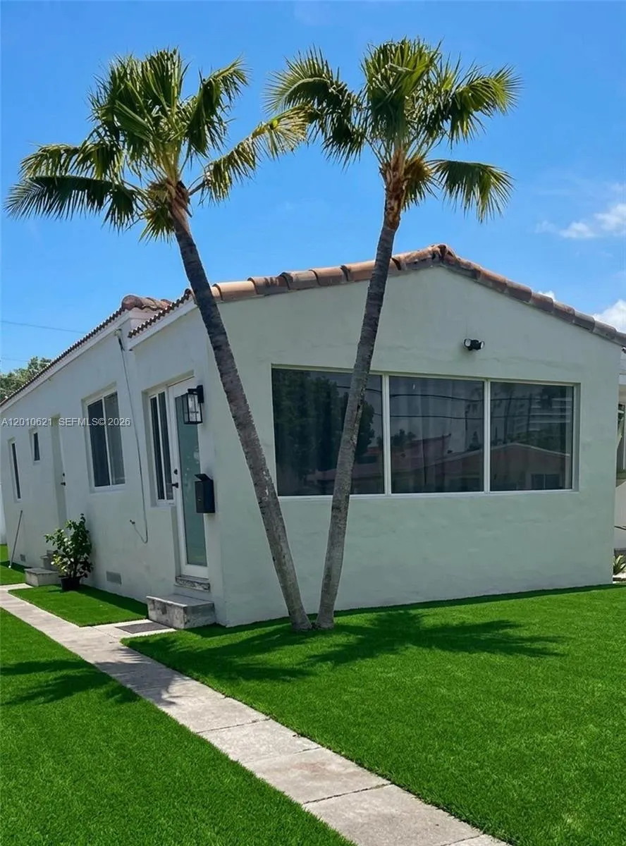 2412 Sw 11th St 1, Miami, Florida 33135, Miami, Florida 33135, 2 Bedrooms Bedrooms, ,1 BathroomBathrooms,Residential Lease,For Rent,2412 Sw 11th St 1, Miami, Florida 33135,A12010621