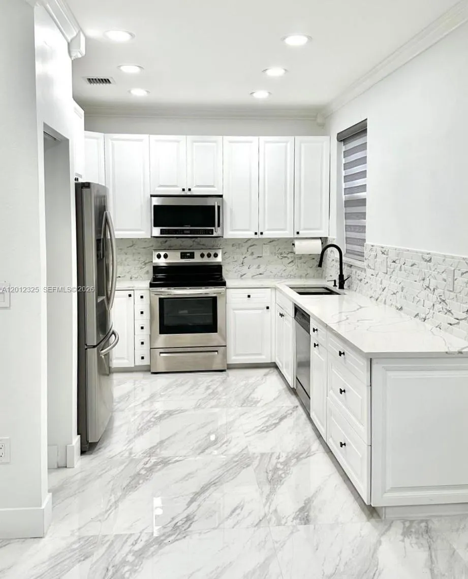 721 Nw 170th Ter 721, Pembroke Pines, Florida 3302, Pembroke Pines, Florida 33028, 3 Bedrooms Bedrooms, ,2 BathroomsBathrooms,Residential Lease,For Rent,721 Nw 170th Ter 721, Pembroke Pines, Florida 3302,A12012325