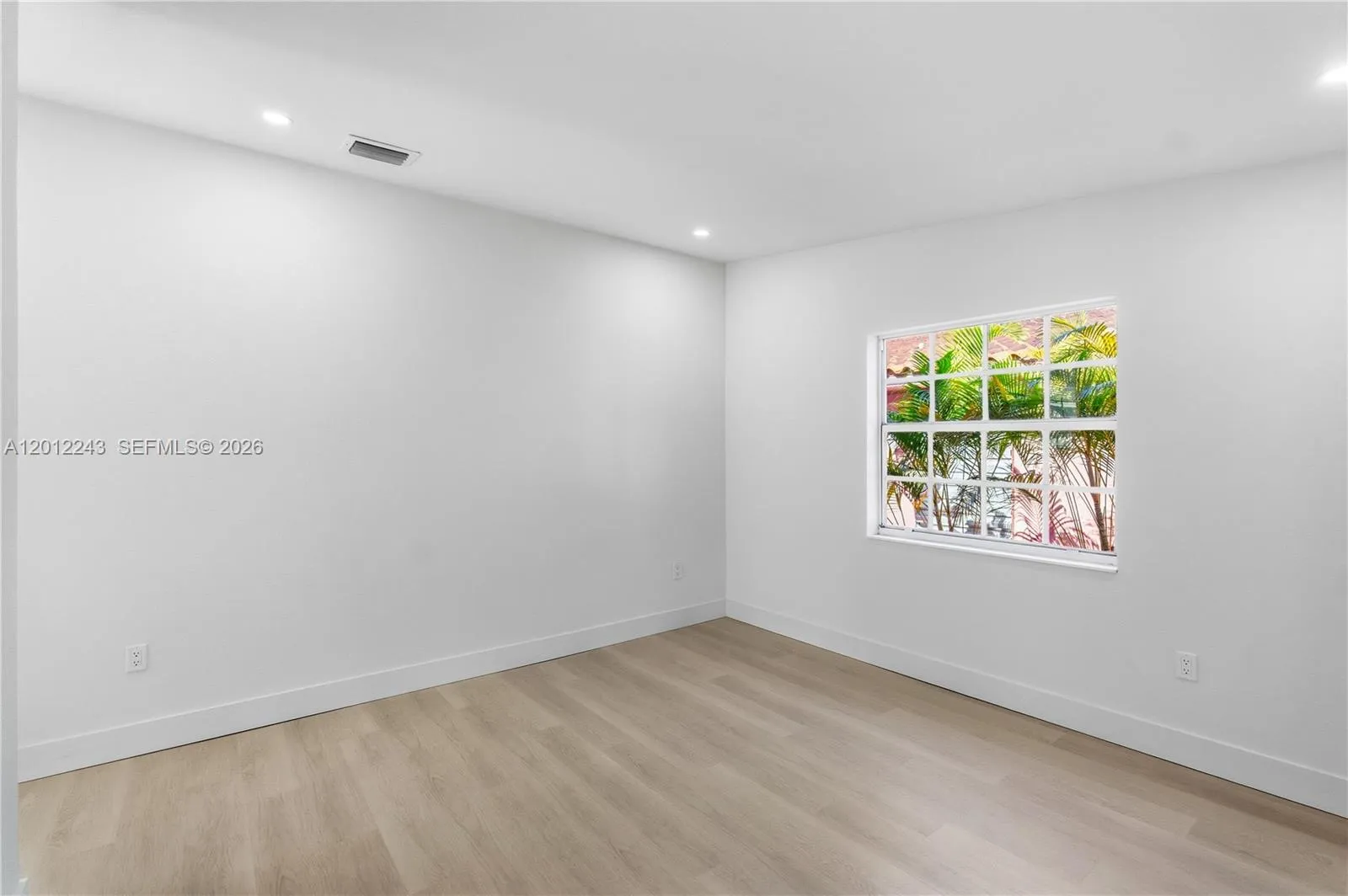 Hialeah, Florida 33013, 4 Bedrooms Bedrooms, ,3 BathroomsBathrooms,Residential,For Sale,A12012243