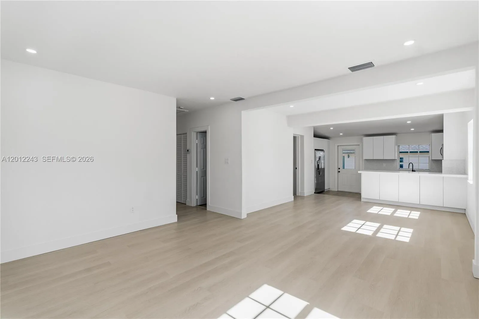 Hialeah, Florida 33013, 4 Bedrooms Bedrooms, ,3 BathroomsBathrooms,Residential,For Sale,A12012243