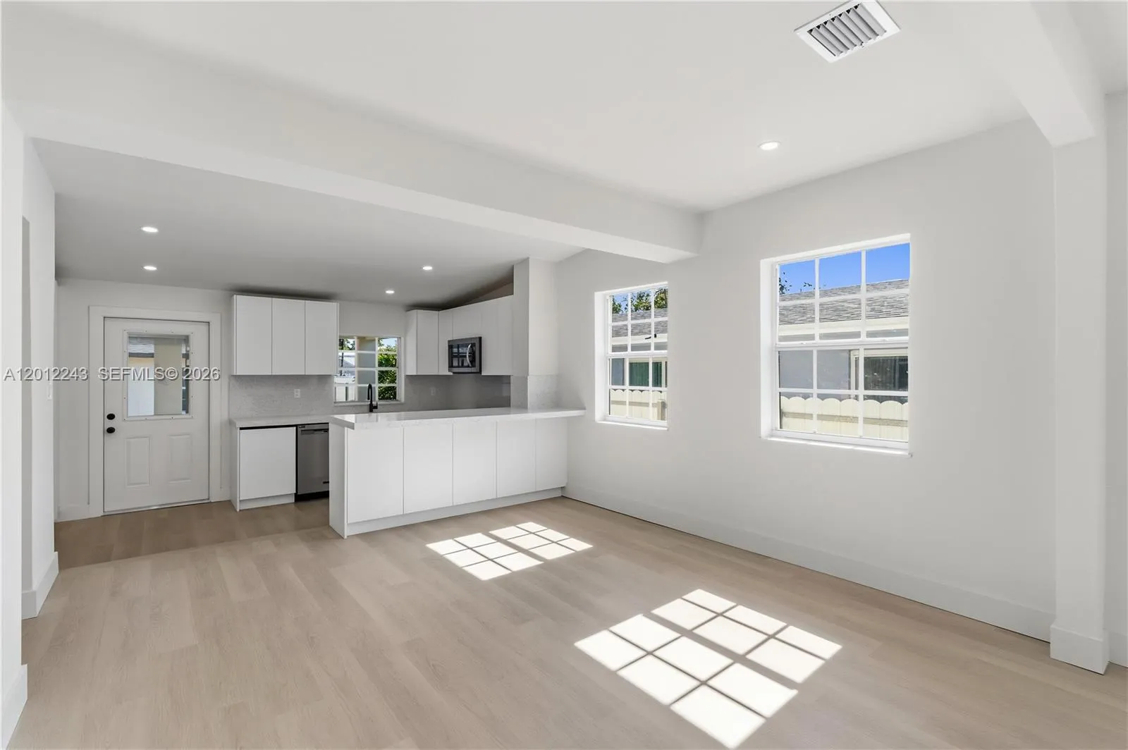 Hialeah, Florida 33013, 4 Bedrooms Bedrooms, ,3 BathroomsBathrooms,Residential,For Sale,A12012243