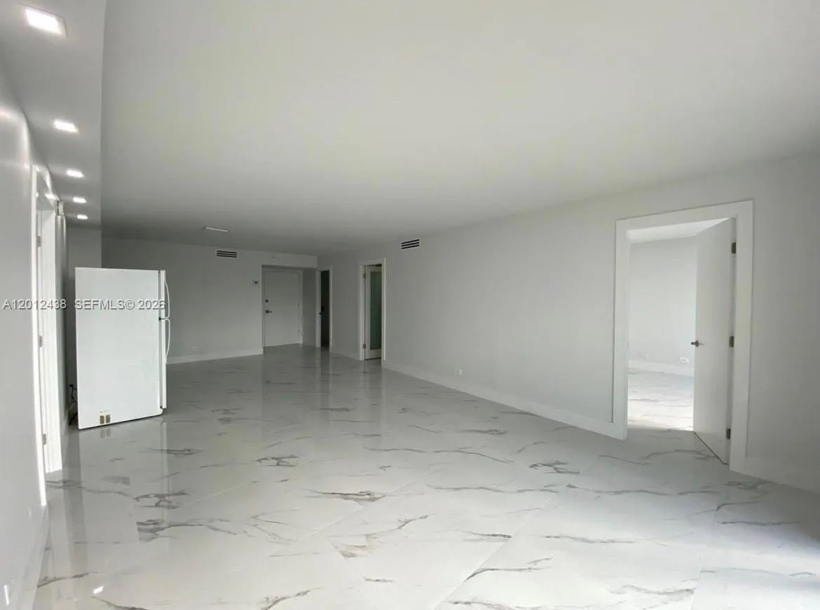 6039 Collins Ave 1033, Miami Beach, Florida 33140, Miami Beach, Florida 33140, 3 Bedrooms Bedrooms, ,2 BathroomsBathrooms,Residential Lease,For Rent,6039 Collins Ave 1033, Miami Beach, Florida 33140,A12012438
