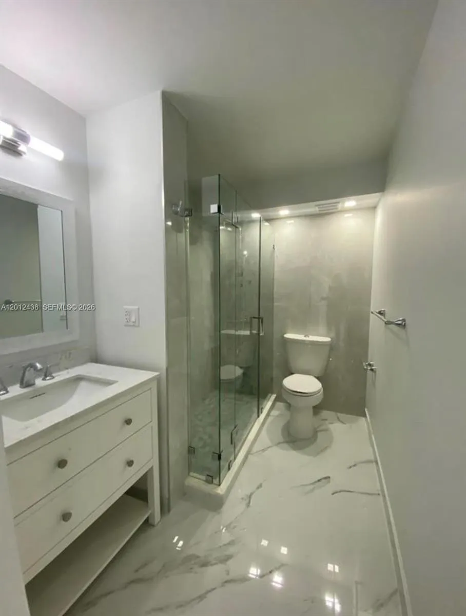6039 Collins Ave 1033, Miami Beach, Florida 33140, Miami Beach, Florida 33140, 3 Bedrooms Bedrooms, ,2 BathroomsBathrooms,Residential Lease,For Rent,6039 Collins Ave 1033, Miami Beach, Florida 33140,A12012438