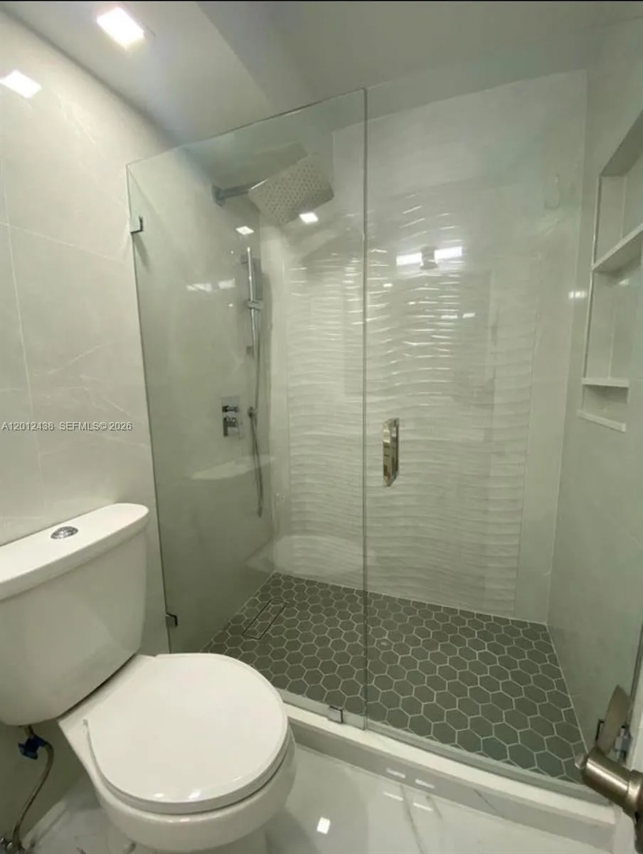 6039 Collins Ave 1033, Miami Beach, Florida 33140, Miami Beach, Florida 33140, 3 Bedrooms Bedrooms, ,2 BathroomsBathrooms,Residential Lease,For Rent,6039 Collins Ave 1033, Miami Beach, Florida 33140,A12012438