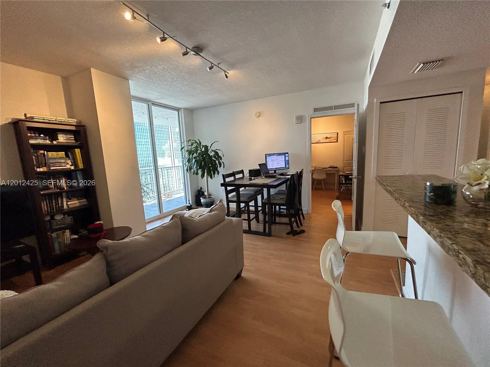170 Se 14th St 2906, Miami, Florida 33131, Miami, Florida 33131, 1 Bedroom Bedrooms, ,1 BathroomBathrooms,Residential,For Sale,170 Se 14th St 2906, Miami, Florida 33131,A12012425