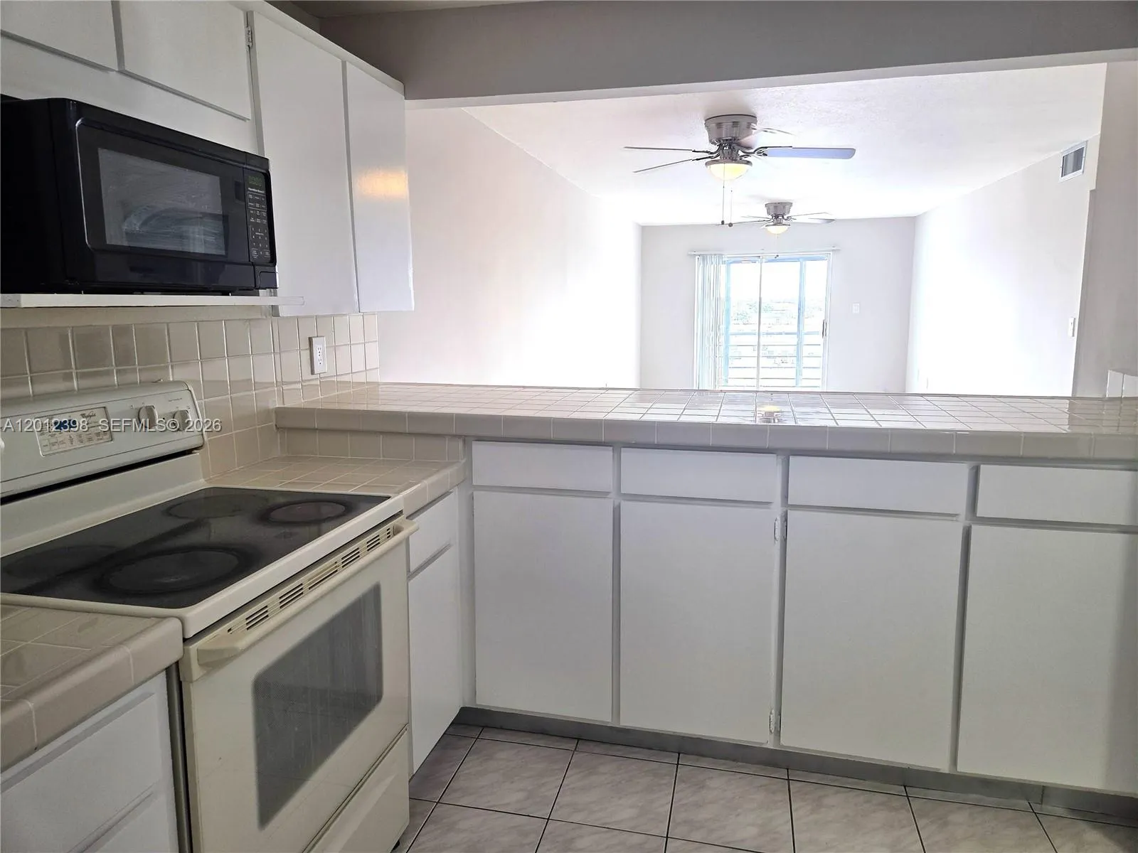 4670 W 13th Ln 507, Hialeah, Florida 33012, Hialeah, Florida 33012, 3 Bedrooms Bedrooms, ,2 BathroomsBathrooms,Residential,For Sale,4670 W 13th Ln 507, Hialeah, Florida 33012,A12012398