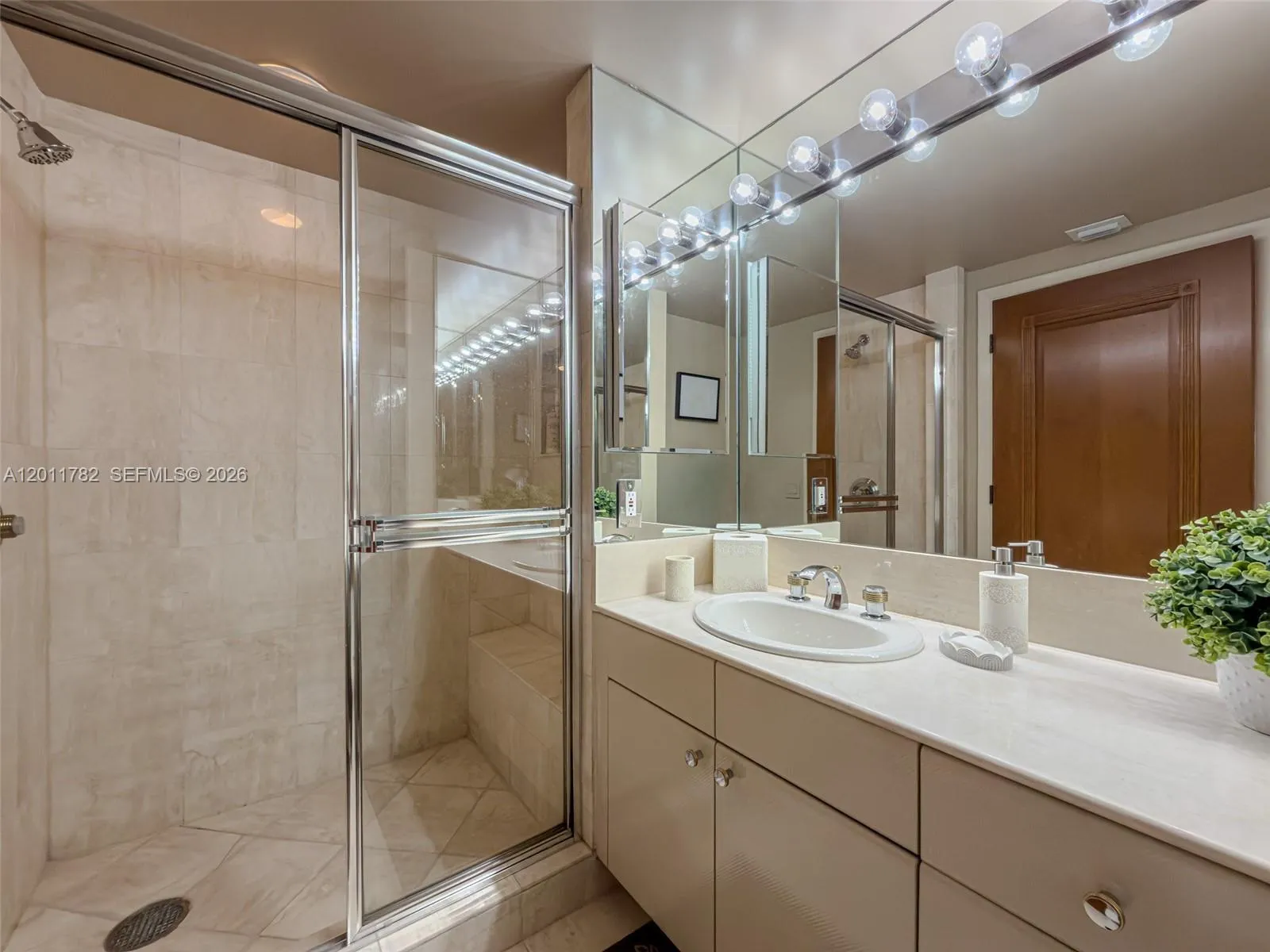 2000 Island Blvd 2503, Aventura, Florida 33160, Aventura, Florida 33160, 2 Bedrooms Bedrooms, ,2 BathroomsBathrooms,Residential,For Sale,2000 Island Blvd 2503, Aventura, Florida 33160,A12011782