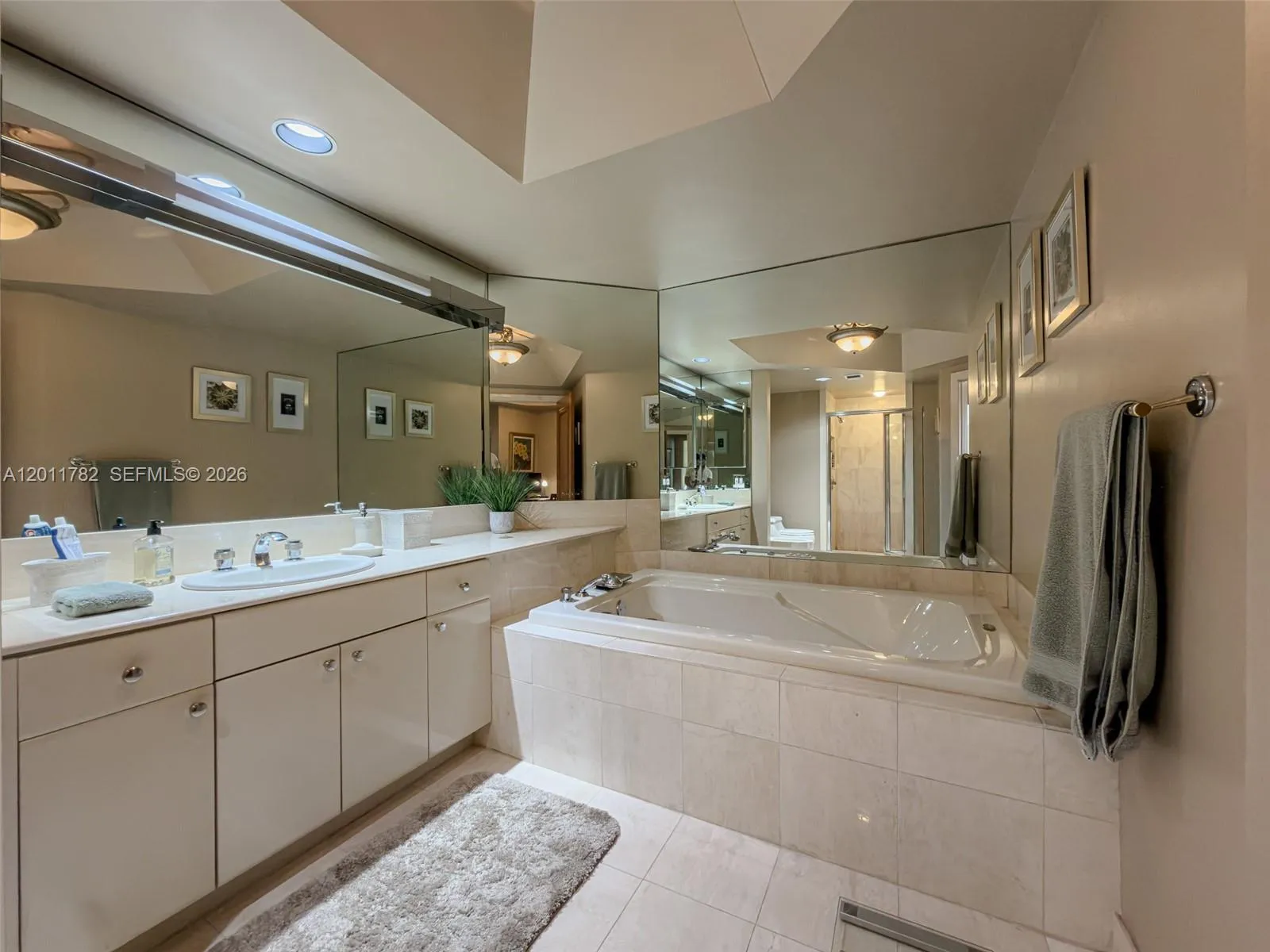 2000 Island Blvd 2503, Aventura, Florida 33160, Aventura, Florida 33160, 2 Bedrooms Bedrooms, ,2 BathroomsBathrooms,Residential,For Sale,2000 Island Blvd 2503, Aventura, Florida 33160,A12011782