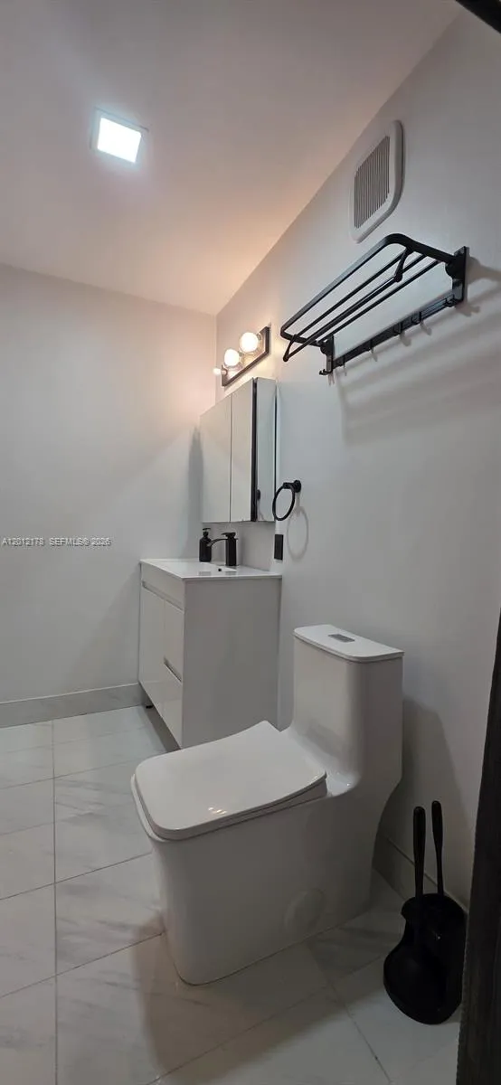 6995 Nw 173rd Dr 2105, Hialeah, Florida 33015, Hialeah, Florida 33015, 3 Bedrooms Bedrooms, ,3 BathroomsBathrooms,Residential Lease,For Rent,6995 Nw 173rd Dr 2105, Hialeah, Florida 33015,A12012178