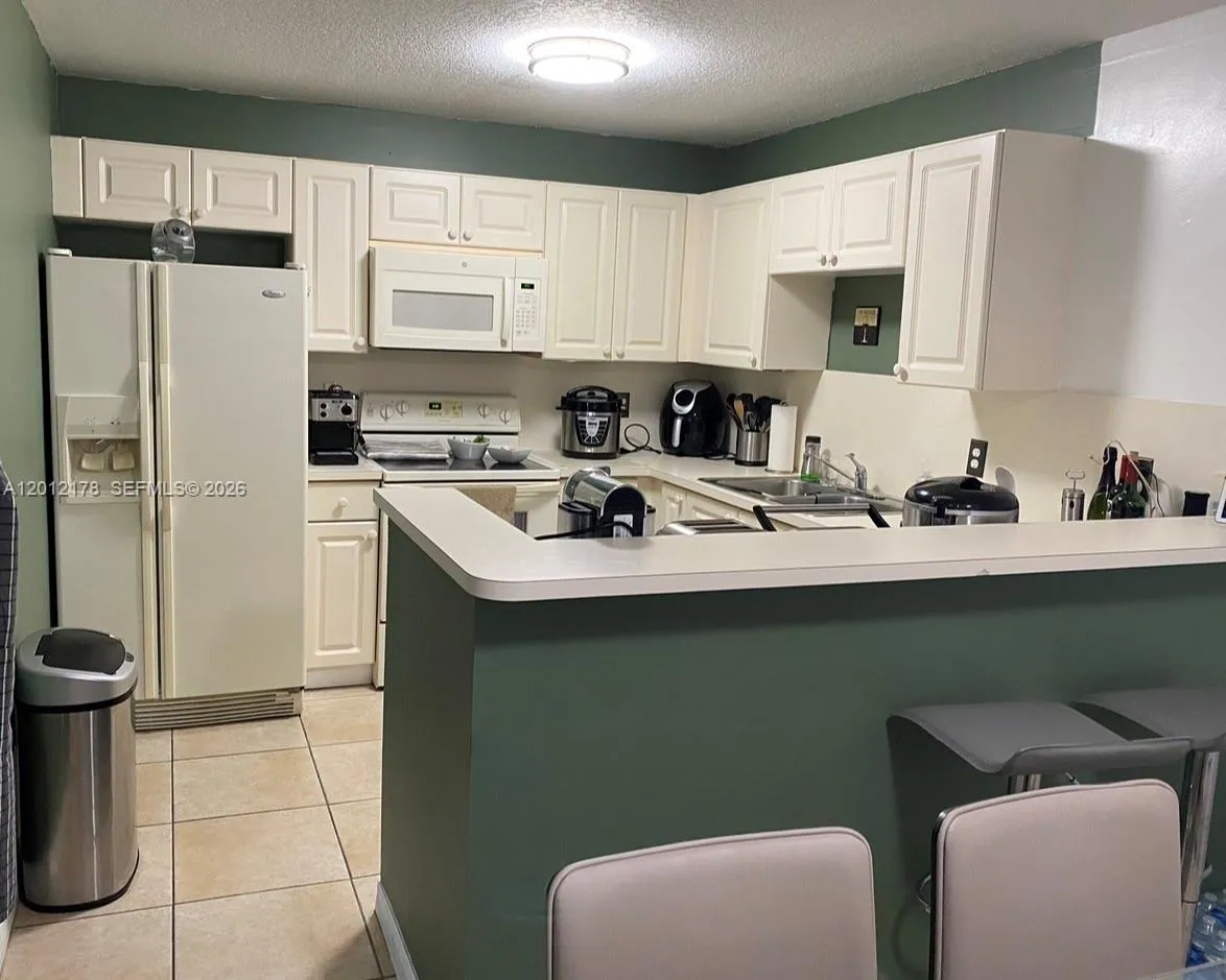 6995 Nw 173rd Dr 2105, Hialeah, Florida 33015, Hialeah, Florida 33015, 3 Bedrooms Bedrooms, ,3 BathroomsBathrooms,Residential Lease,For Rent,6995 Nw 173rd Dr 2105, Hialeah, Florida 33015,A12012178