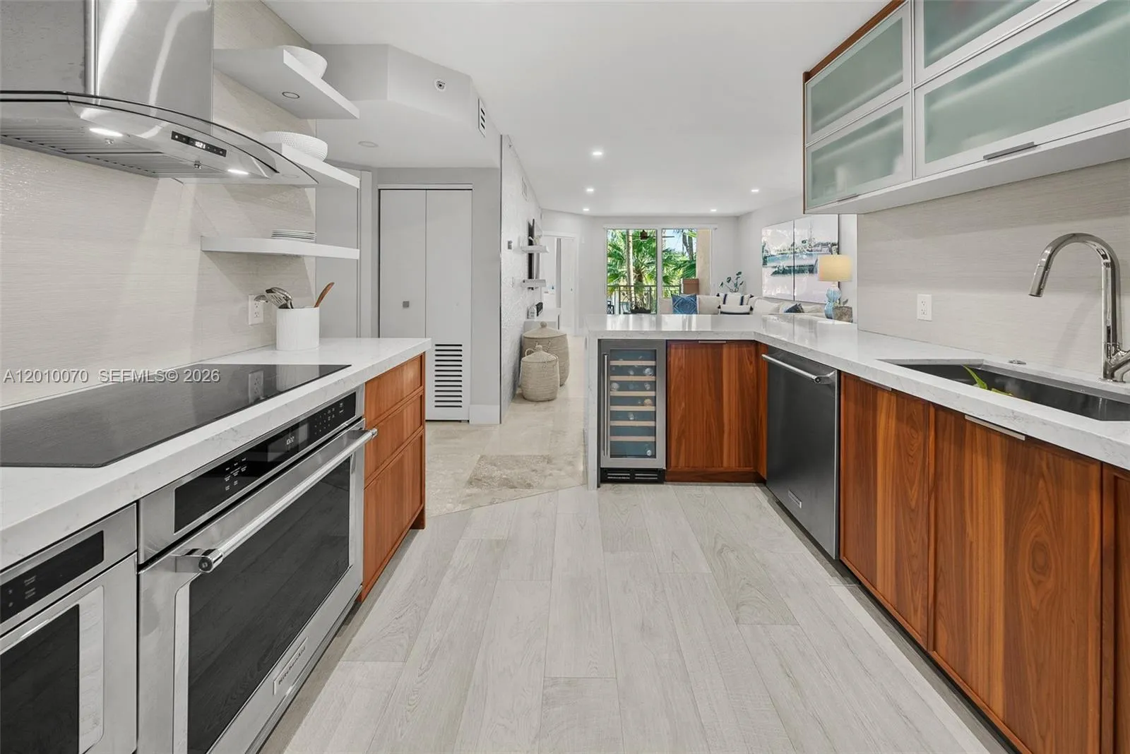 100 Meridian Ave 233, Miami Beach, Florida 33139, Miami Beach, Florida 33139, 2 Bedrooms Bedrooms, ,2 BathroomsBathrooms,Residential,For Sale,100 Meridian Ave 233, Miami Beach, Florida 33139,A12010070