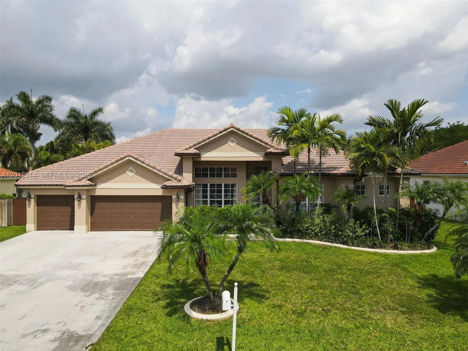 2910 Fairways Dr, Homestead, Florida 33035, Homestead, Florida 33035, 5 Bedrooms Bedrooms, ,3 BathroomsBathrooms,Residential,For Sale,2910 Fairways Dr, Homestead, Florida 33035,A12012314