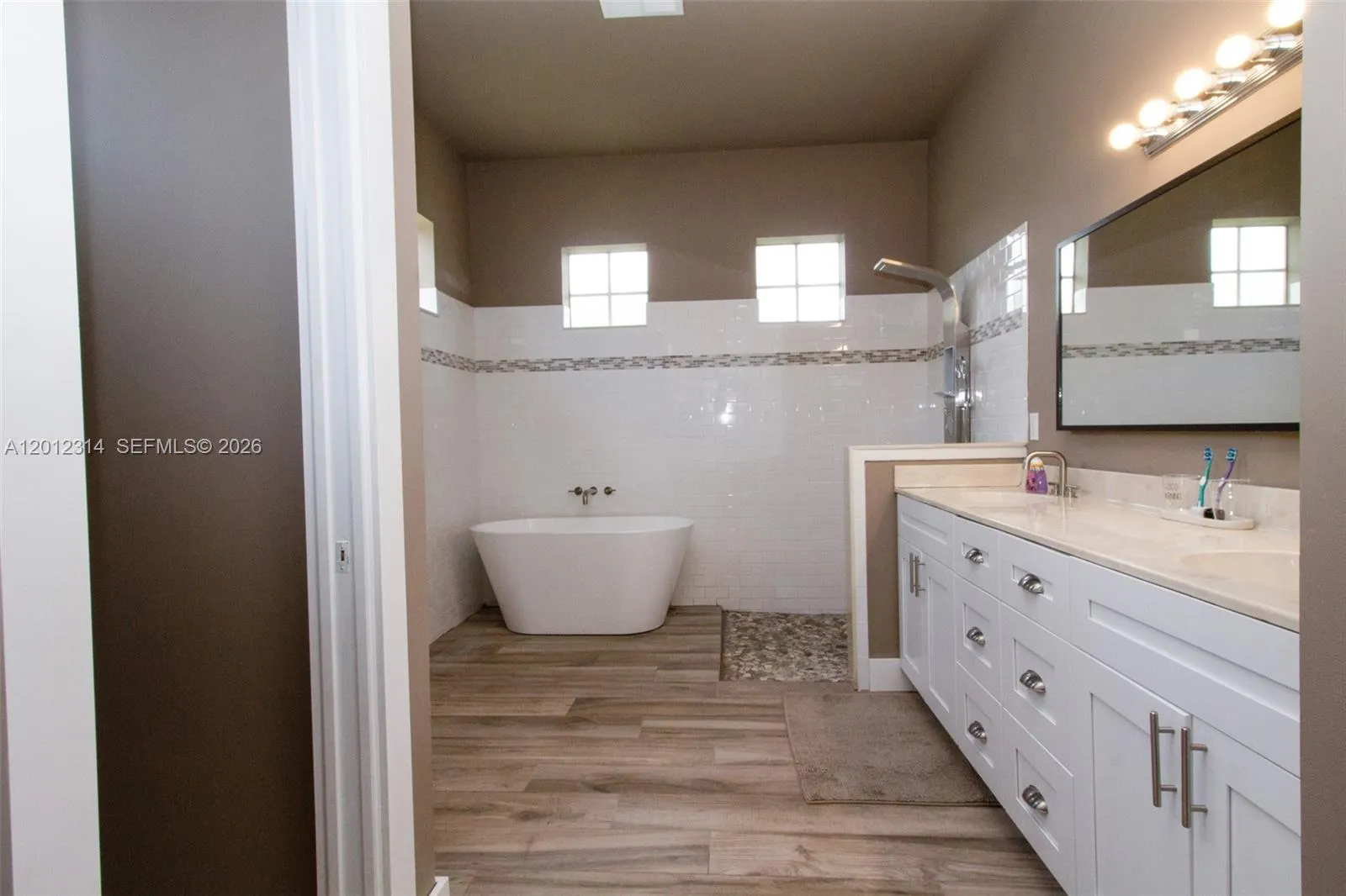 2910 Fairways Dr, Homestead, Florida 33035, Homestead, Florida 33035, 5 Bedrooms Bedrooms, ,3 BathroomsBathrooms,Residential,For Sale,2910 Fairways Dr, Homestead, Florida 33035,A12012314
