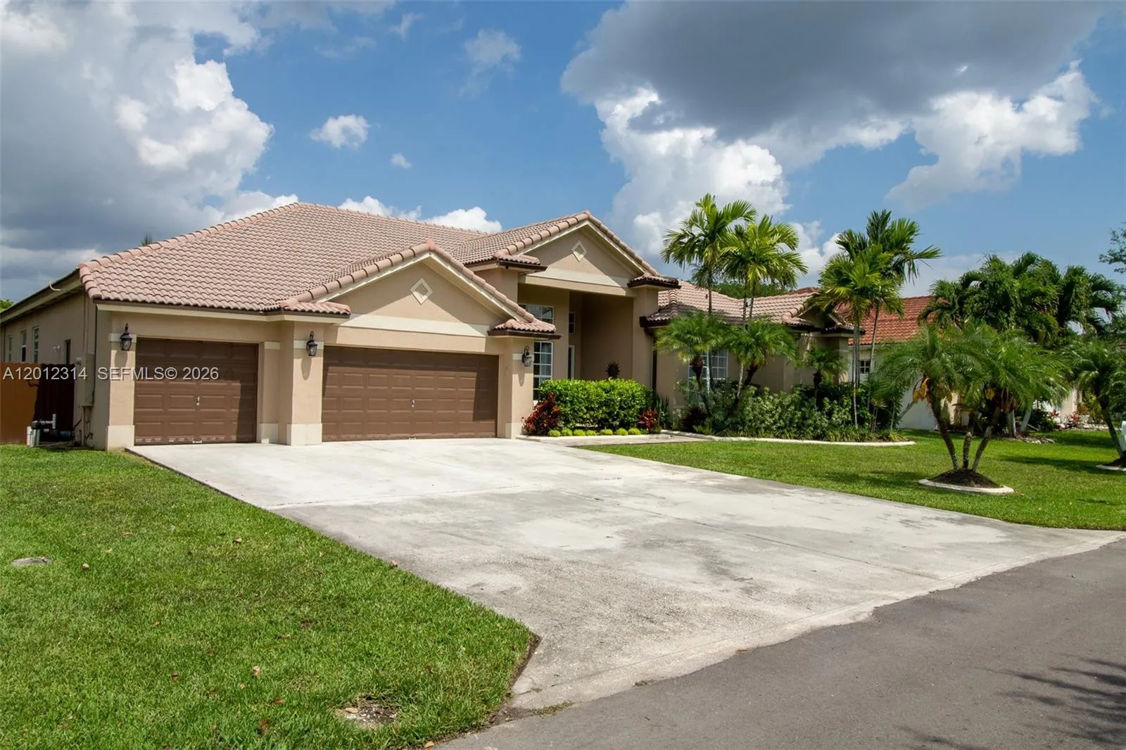 2910 Fairways Dr, Homestead, Florida 33035, Homestead, Florida 33035, 5 Bedrooms Bedrooms, ,3 BathroomsBathrooms,Residential,For Sale,2910 Fairways Dr, Homestead, Florida 33035,A12012314