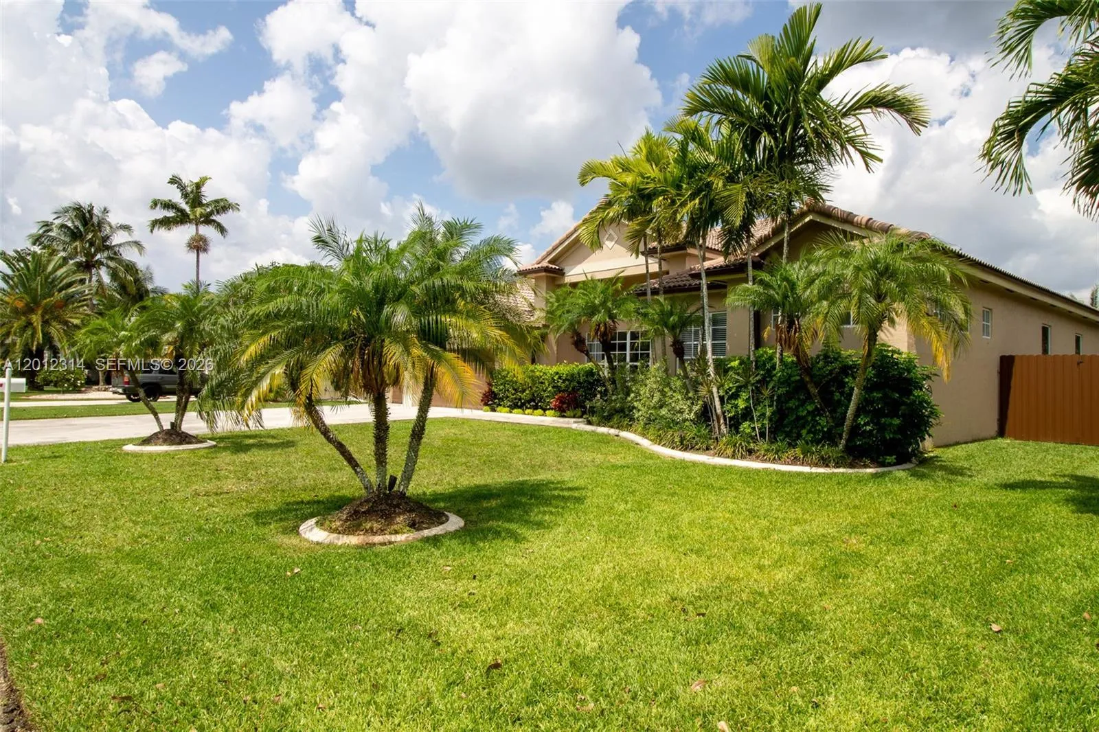 2910 Fairways Dr, Homestead, Florida 33035, Homestead, Florida 33035, 5 Bedrooms Bedrooms, ,3 BathroomsBathrooms,Residential,For Sale,2910 Fairways Dr, Homestead, Florida 33035,A12012314
