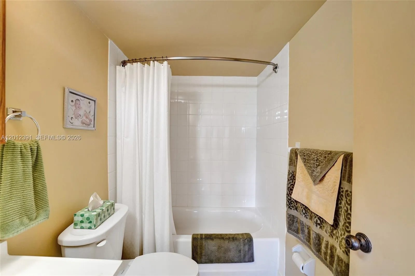 250 181st Dr 214, Sunny Isles Beach, Florida 33160, Sunny Isles Beach, Florida 33160, 1 Bedroom Bedrooms, ,1 BathroomBathrooms,Residential,For Sale,250 181st Dr 214, Sunny Isles Beach, Florida 33160,A12012391