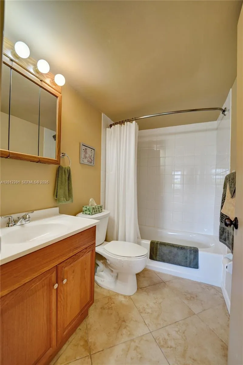 250 181st Dr 214, Sunny Isles Beach, Florida 33160, Sunny Isles Beach, Florida 33160, 1 Bedroom Bedrooms, ,1 BathroomBathrooms,Residential,For Sale,250 181st Dr 214, Sunny Isles Beach, Florida 33160,A12012391
