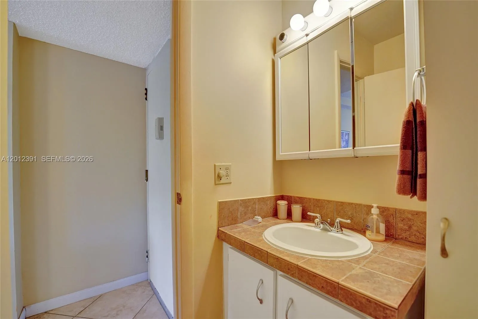 250 181st Dr 214, Sunny Isles Beach, Florida 33160, Sunny Isles Beach, Florida 33160, 1 Bedroom Bedrooms, ,1 BathroomBathrooms,Residential,For Sale,250 181st Dr 214, Sunny Isles Beach, Florida 33160,A12012391