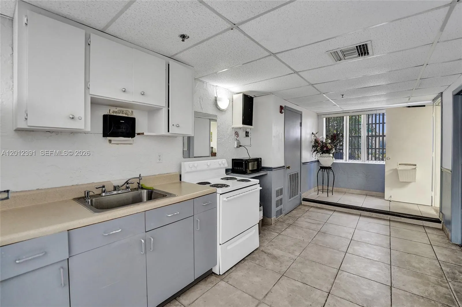 250 181st Dr 214, Sunny Isles Beach, Florida 33160, Sunny Isles Beach, Florida 33160, 1 Bedroom Bedrooms, ,1 BathroomBathrooms,Residential,For Sale,250 181st Dr 214, Sunny Isles Beach, Florida 33160,A12012391
