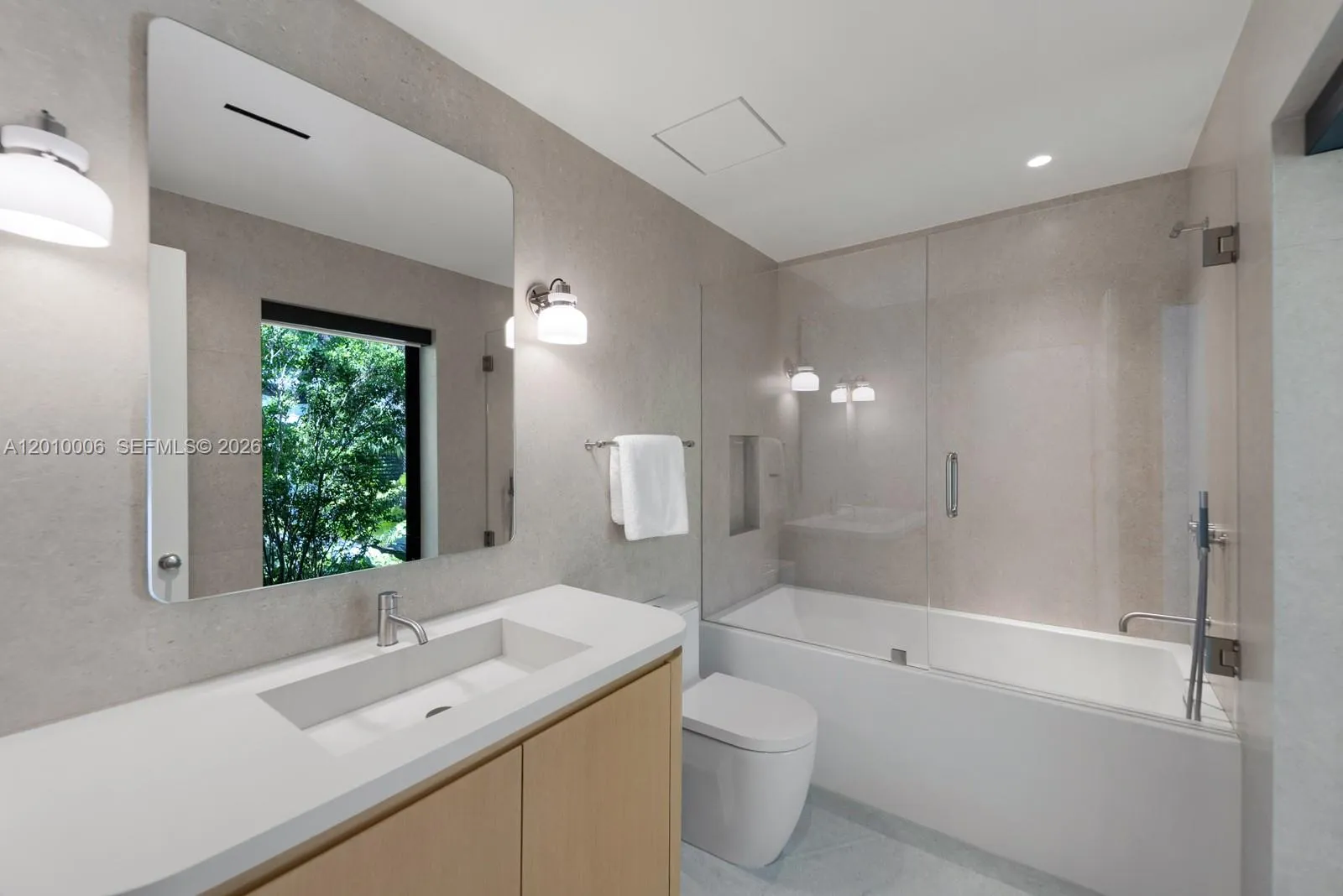 4100 Pinta Ct, Coral Gables, Florida 33146, Coral Gables, Florida 33146, 4 Bedrooms Bedrooms, ,3 BathroomsBathrooms,Residential,For Sale,4100 Pinta Ct, Coral Gables, Florida 33146,A12010006