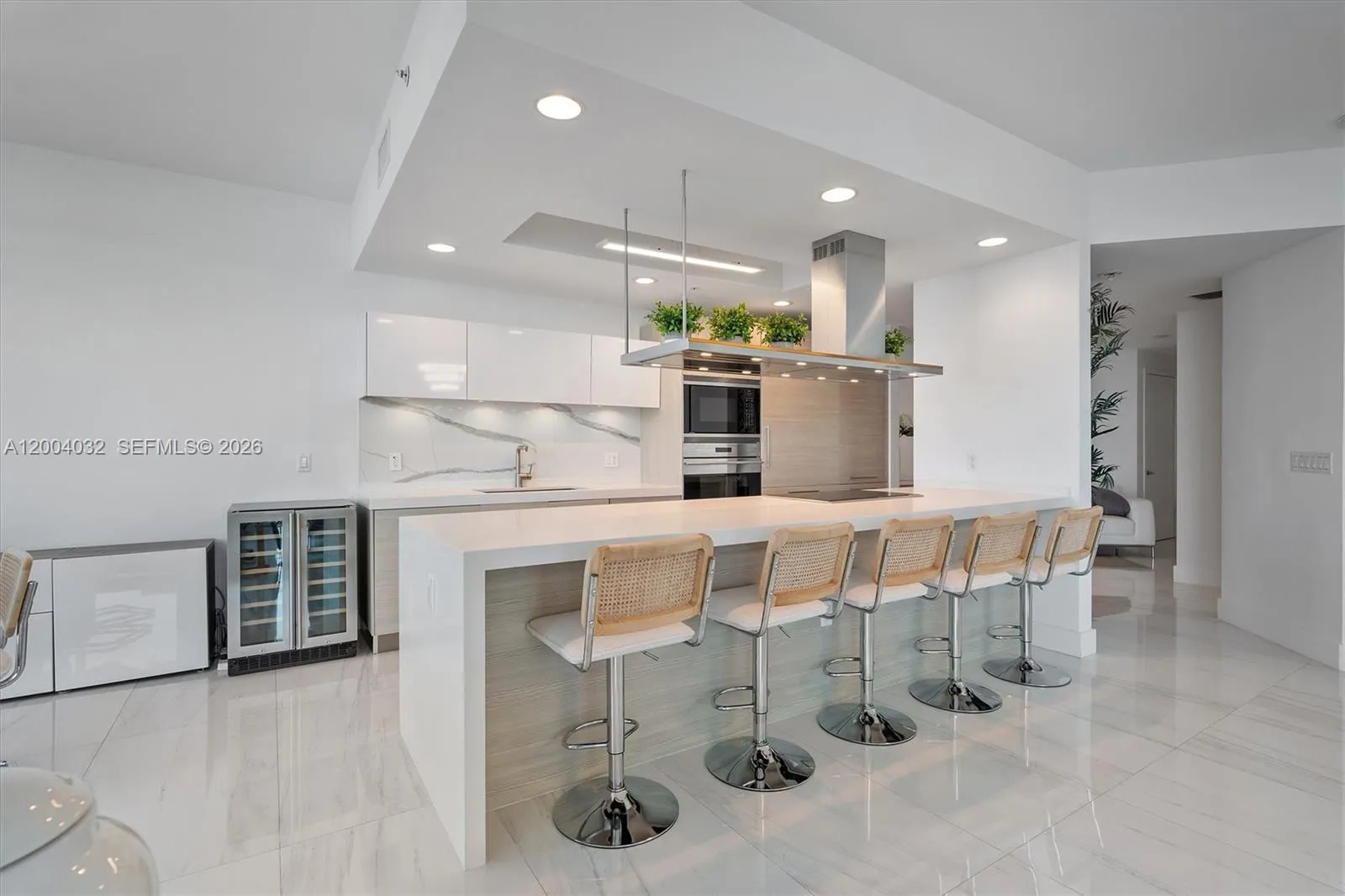 17301 Biscayne Blvd 1010, North Miami Beach, Flori, North Miami Beach, Florida 33160, 3 Bedrooms Bedrooms, ,3 BathroomsBathrooms,Residential,For Sale,17301 Biscayne Blvd 1010, North Miami Beach, Flori,A12004032