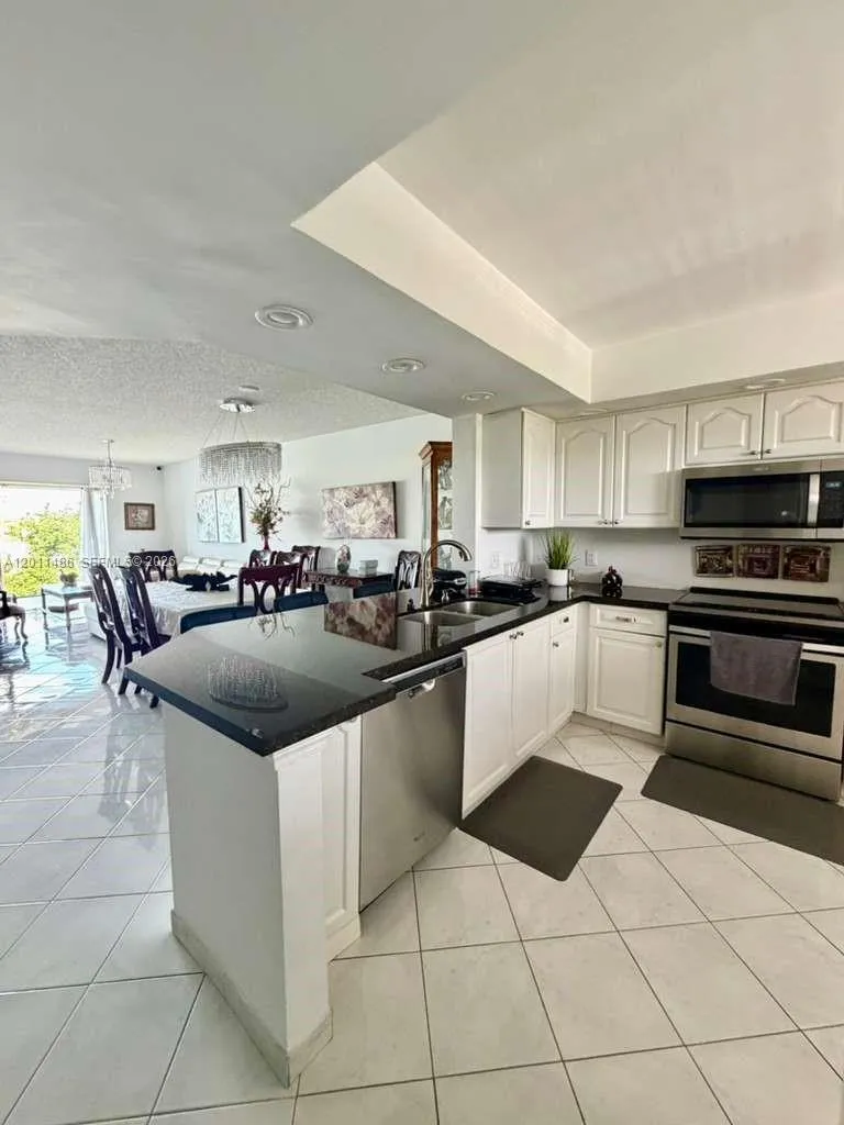 1400 Sw 131st Way 407q, Pembroke Pines, Florida 33, Pembroke Pines, Florida 33027, 2 Bedrooms Bedrooms, ,2 BathroomsBathrooms,Residential,For Sale,1400 Sw 131st Way 407q, Pembroke Pines, Florida 33,A12011486