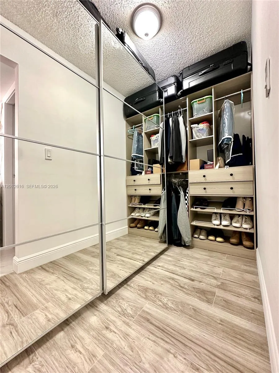 671 Ne 195th St 205e, Miami, Florida 33179, Miami, Florida 33179, 2 Bedrooms Bedrooms, ,2 BathroomsBathrooms,Residential,For Sale,671 Ne 195th St 205e, Miami, Florida 33179,A12012616