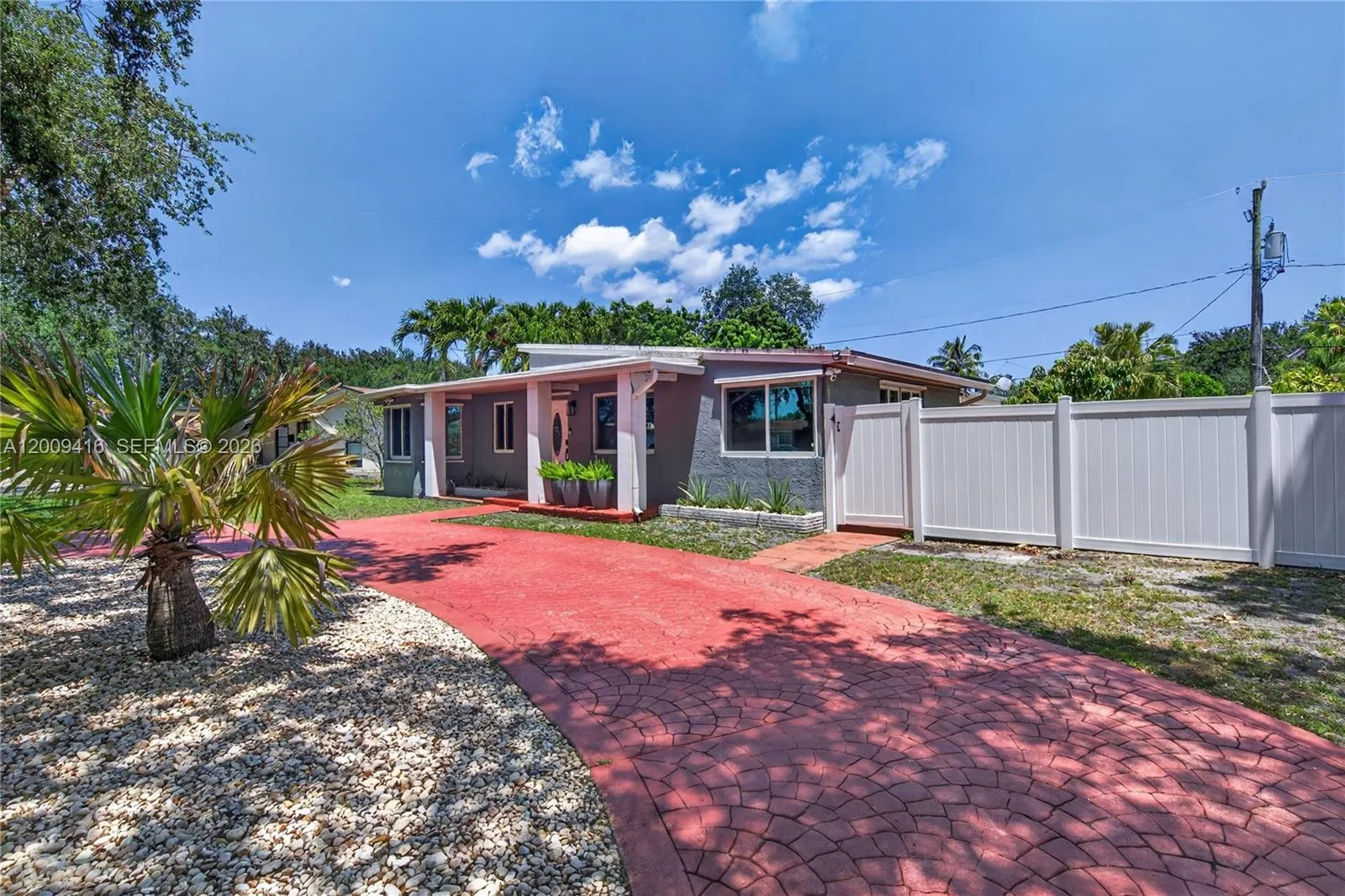 211 S 57th Way, Hollywood, Florida 33023, Hollywood, Florida 33023, 3 Bedrooms Bedrooms, ,3 BathroomsBathrooms,Residential,For Sale,211 S 57th Way, Hollywood, Florida 33023,A12009416