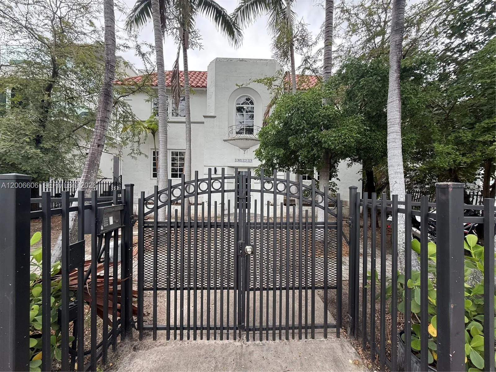 1410 Euclid Ave 6, Miami Beach, Florida 33139, Miami Beach, Florida 33139, 2 Bedrooms Bedrooms, ,2 BathroomsBathrooms,Residential,For Sale,1410 Euclid Ave 6, Miami Beach, Florida 33139,A12006606