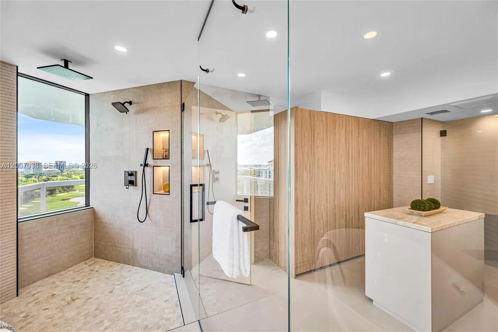 20185 E Country Club Dr 1904, Aventura, Florida 33, Aventura, Florida 33180, 3 Bedrooms Bedrooms, ,2 BathroomsBathrooms,Residential,For Sale,20185 E Country Club Dr 1904, Aventura, Florida 33,A12007038
