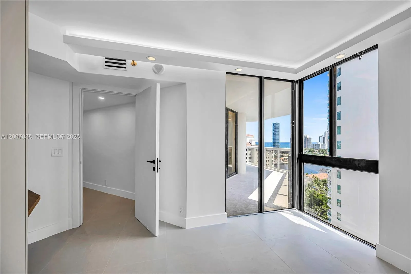20185 E Country Club Dr 1904, Aventura, Florida 33, Aventura, Florida 33180, 3 Bedrooms Bedrooms, ,2 BathroomsBathrooms,Residential,For Sale,20185 E Country Club Dr 1904, Aventura, Florida 33,A12007038