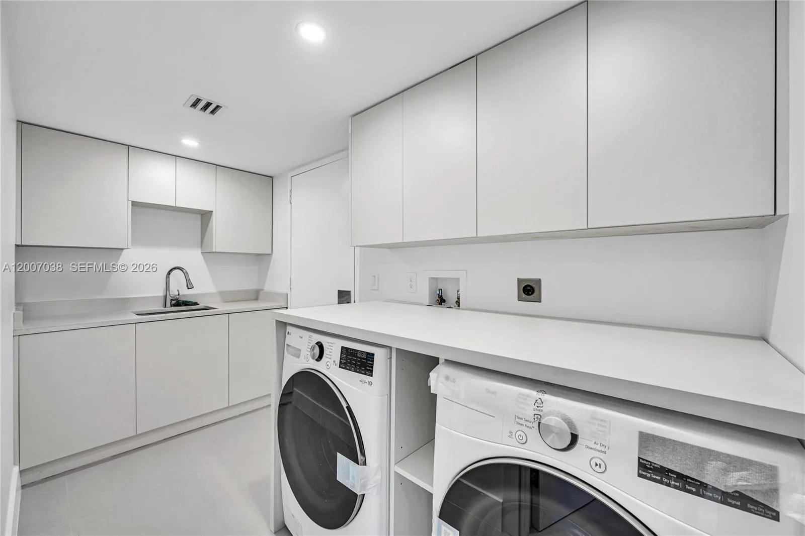 20185 E Country Club Dr 1904, Aventura, Florida 33, Aventura, Florida 33180, 3 Bedrooms Bedrooms, ,2 BathroomsBathrooms,Residential,For Sale,20185 E Country Club Dr 1904, Aventura, Florida 33,A12007038