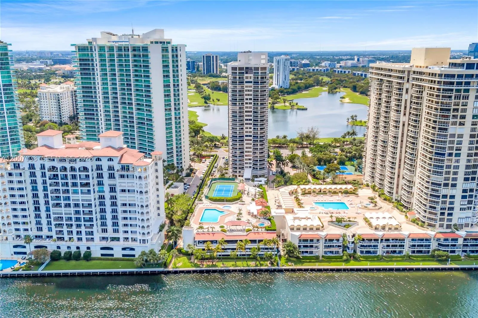 20185 E Country Club Dr 1904, Aventura, Florida 33, Aventura, Florida 33180, 3 Bedrooms Bedrooms, ,2 BathroomsBathrooms,Residential,For Sale,20185 E Country Club Dr 1904, Aventura, Florida 33,A12007038