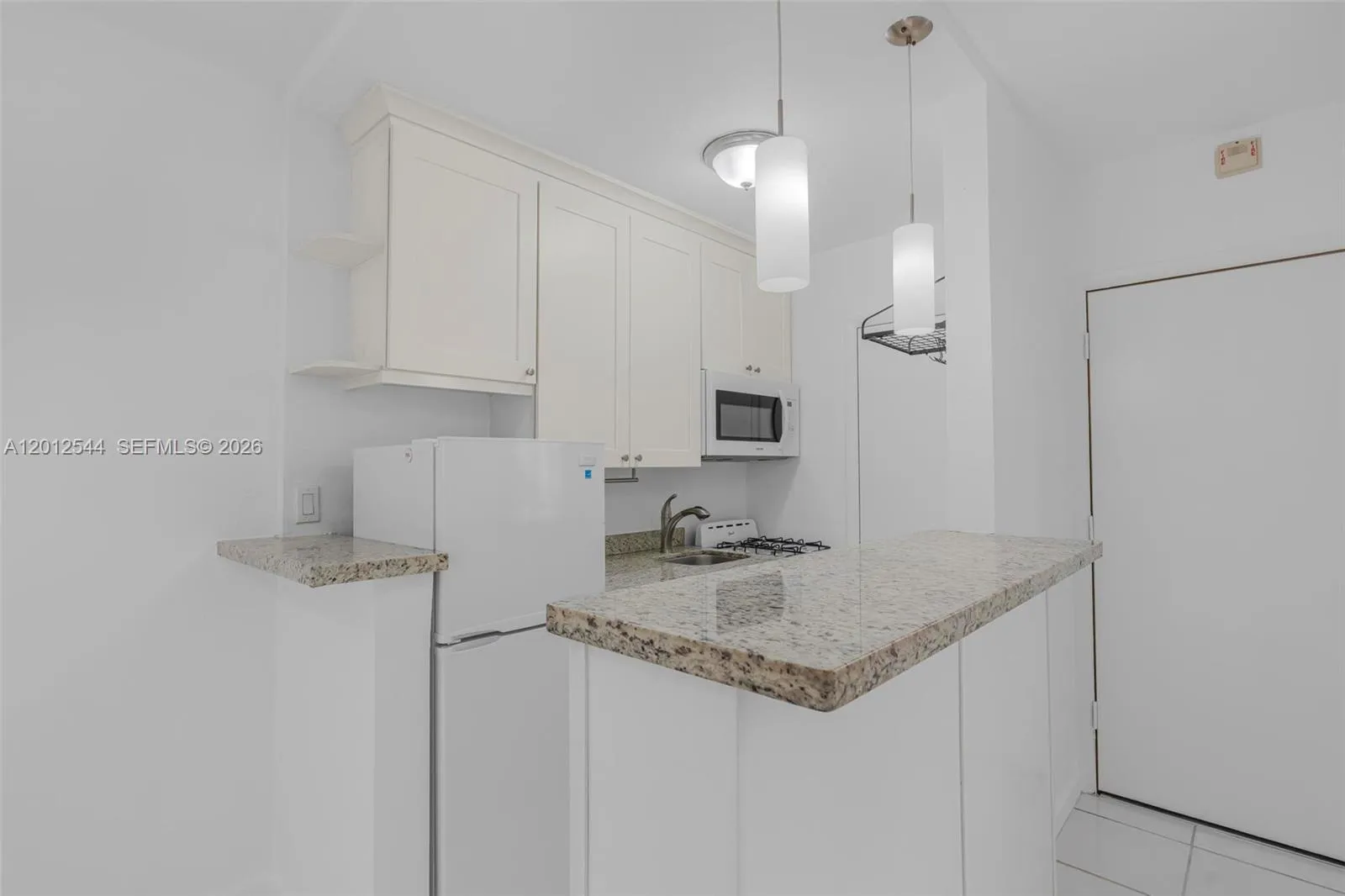 6330 Sw 79th St 2, South Miami, Florida 33143, South Miami, Florida 33143, 1 Bedroom Bedrooms, ,1 BathroomBathrooms,Residential,For Sale,6330 Sw 79th St 2, South Miami, Florida 33143,A12012544