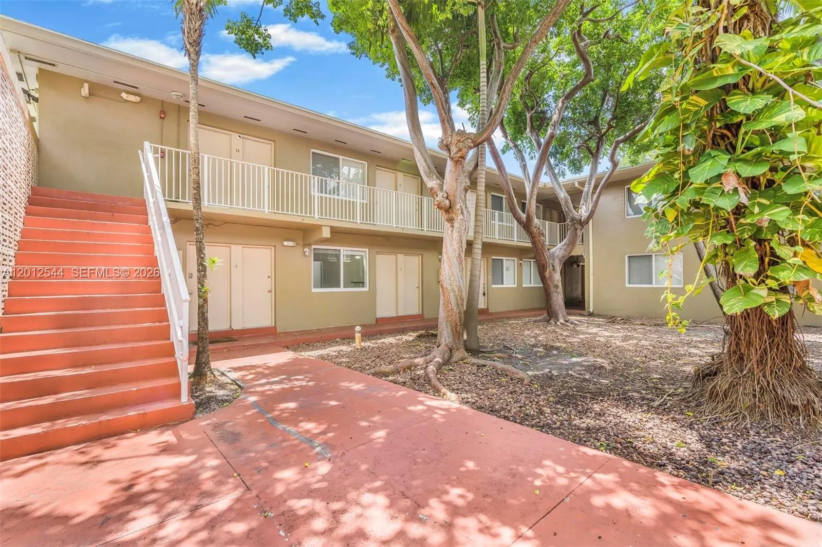 6330 Sw 79th St 2, South Miami, Florida 33143, South Miami, Florida 33143, 1 Bedroom Bedrooms, ,1 BathroomBathrooms,Residential,For Sale,6330 Sw 79th St 2, South Miami, Florida 33143,A12012544