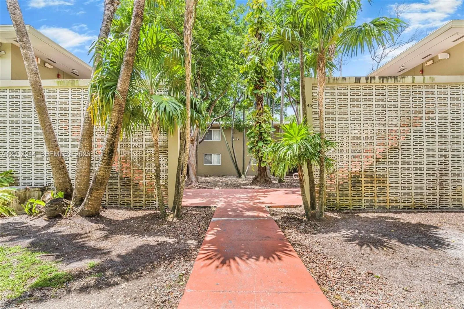 6330 Sw 79th St 2, South Miami, Florida 33143, South Miami, Florida 33143, 1 Bedroom Bedrooms, ,1 BathroomBathrooms,Residential,For Sale,6330 Sw 79th St 2, South Miami, Florida 33143,A12012544